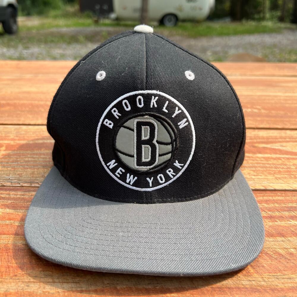 Mitchell & Ness Brooklyn Nets Snapback Hat Black Gray Flat Bill NBA Cap New York